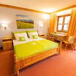 Hubertus 3*