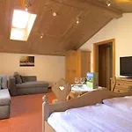 מלון Hubertus 3*